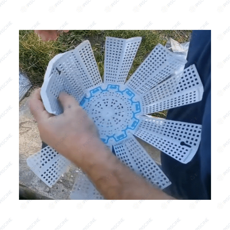 Panier ISI‑SKIM adaptable à toutes les tailles de skimmer Panier ISI‑SKIM adaptable à toutes les tailles de skimmer